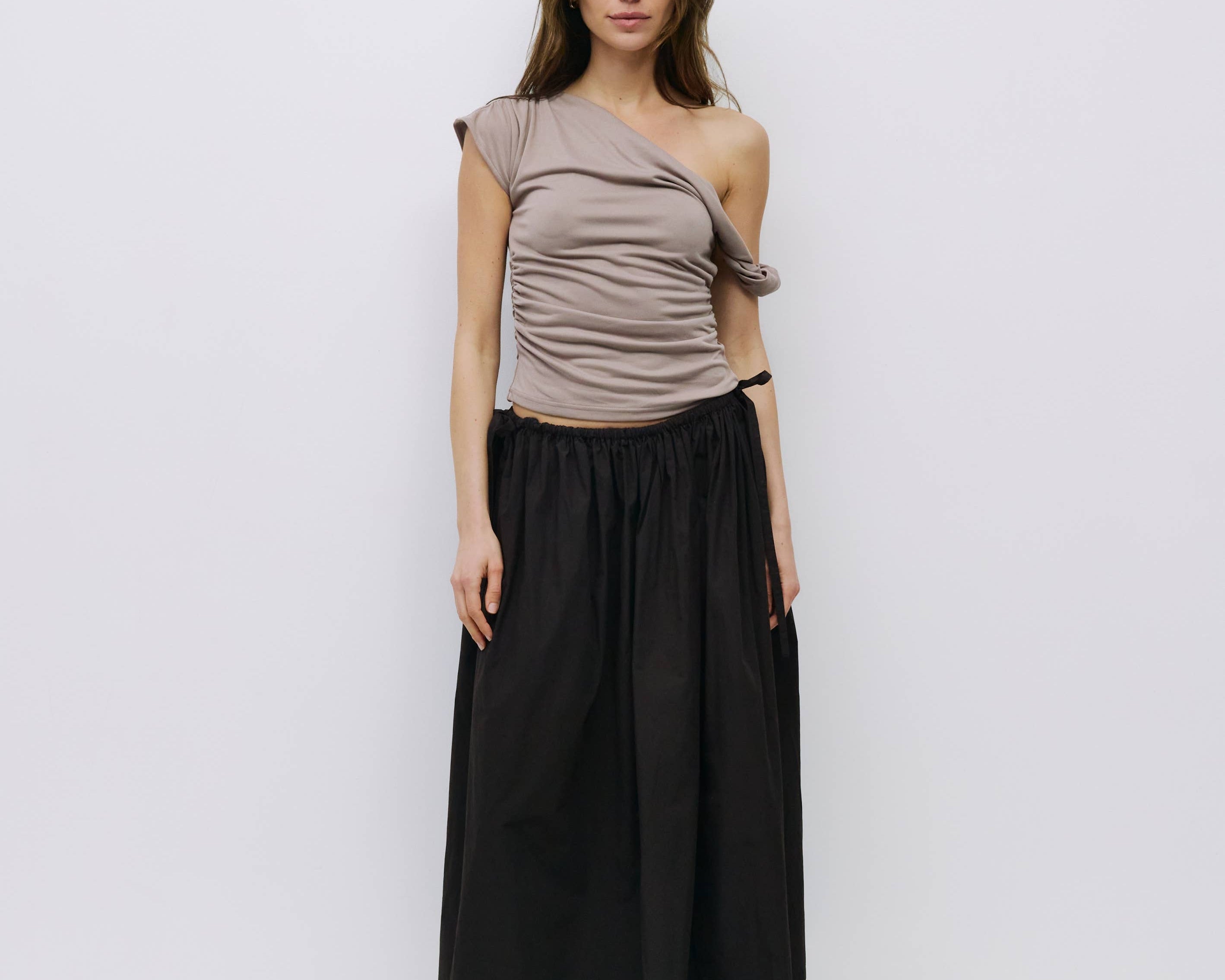 The Itria Top | Twist Shoulder Knit Top