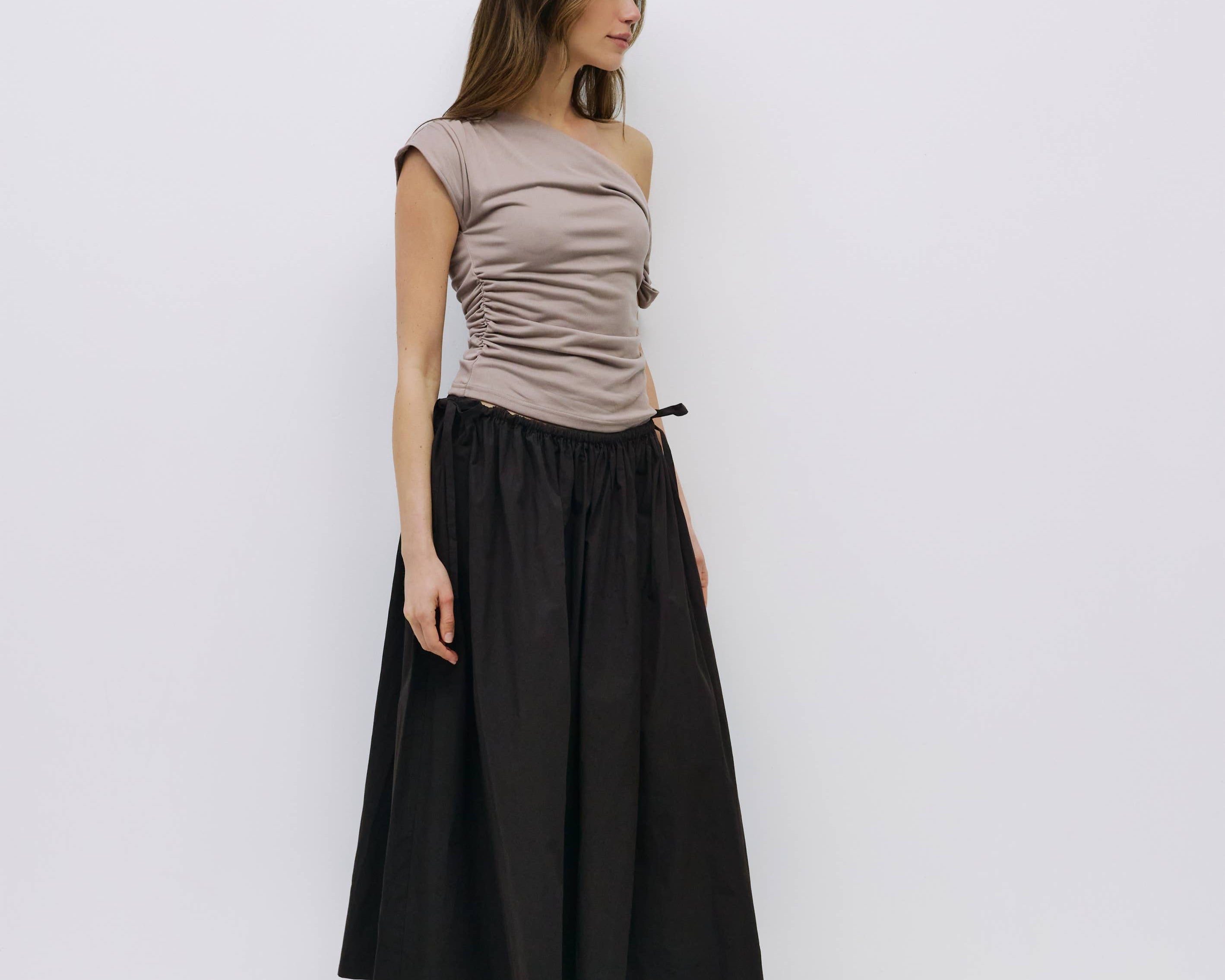 The Itria Top | Twist Shoulder Knit Top