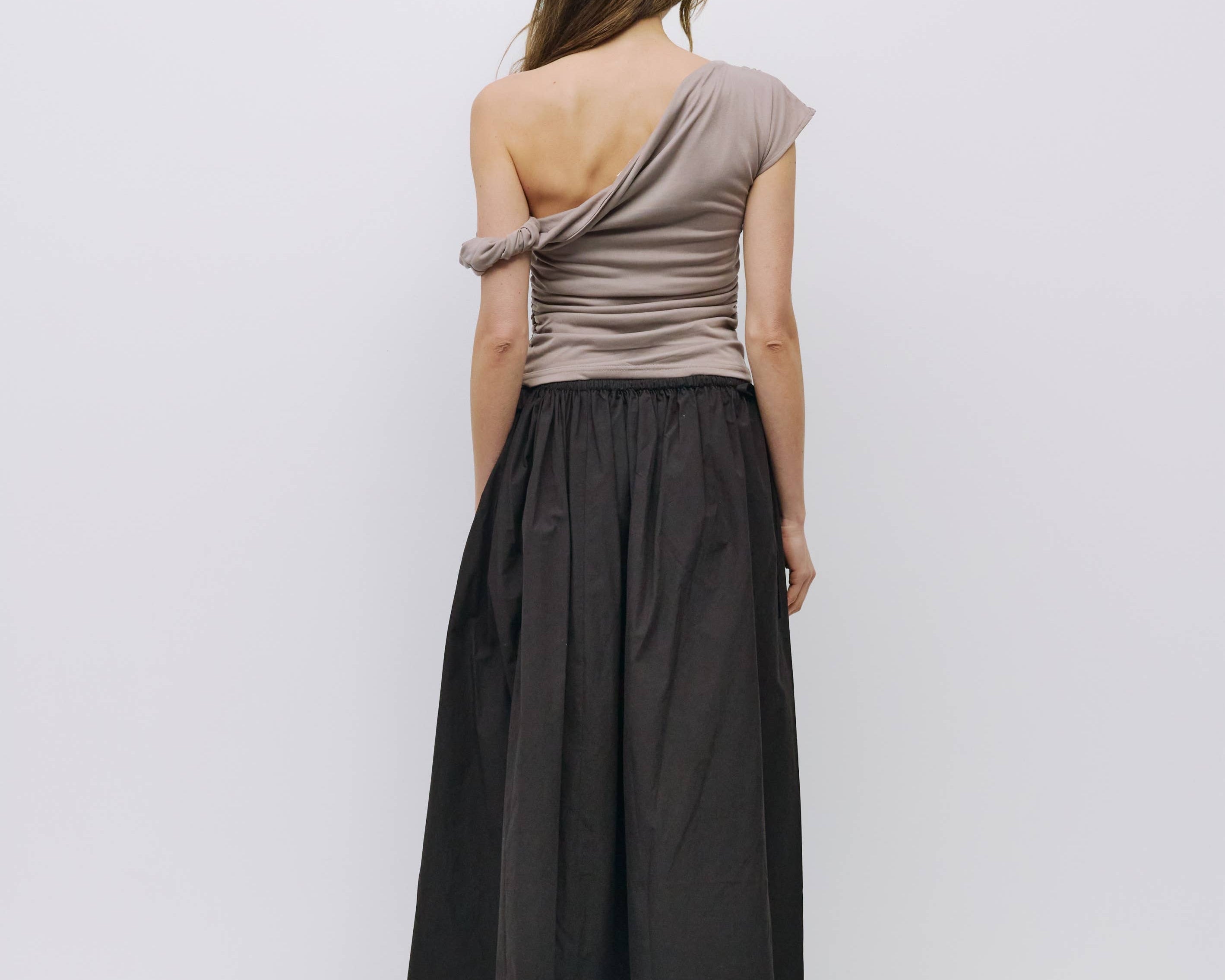 The Itria Top | Twist Shoulder Knit Top